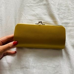 David’s Bridal Yellow/Gold Twist Lock Clutch